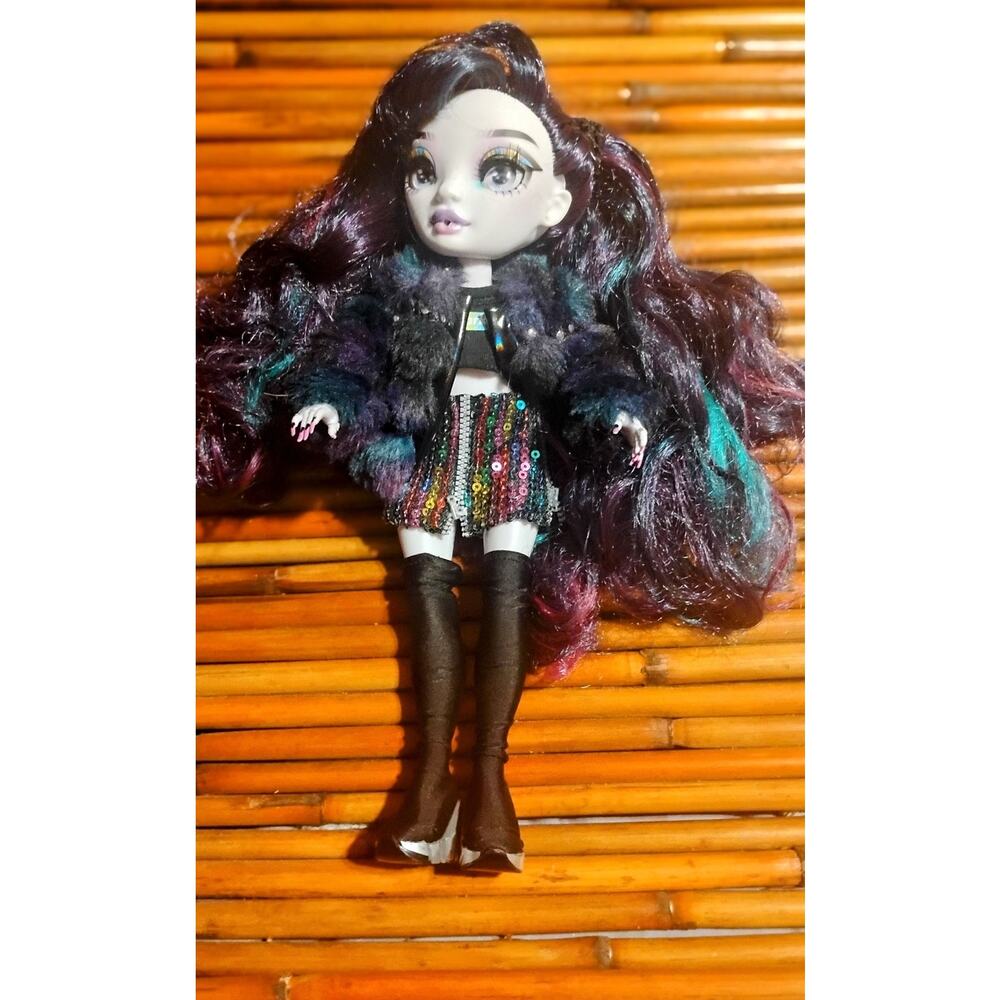 Rainbow High Shadow High Veronica Storm Twin MGA Doll